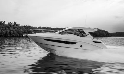 Sea Ray Sundancer 350 Coupe