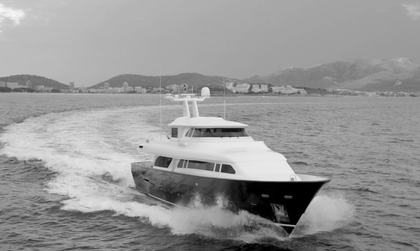 Custom Line Navetta 27