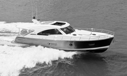 Riviera Belize 54 Sedan