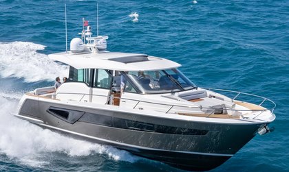 Tiara Yachts EX54