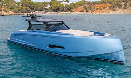 Vanquish Yachts VQ45 T-Top