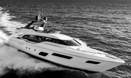 Ferretti 700