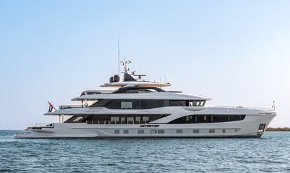 Gulf Craft Majesty 145