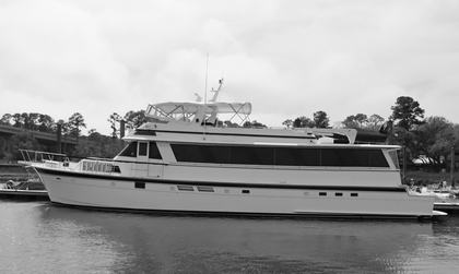 Hatteras 80 Cockpit MY