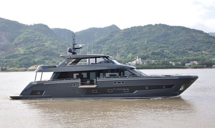 Flybridge 98