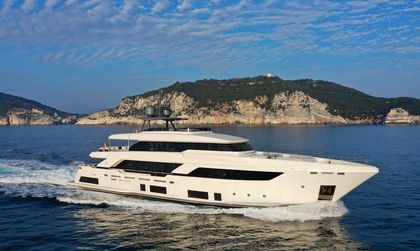 Custom Line Navetta 37