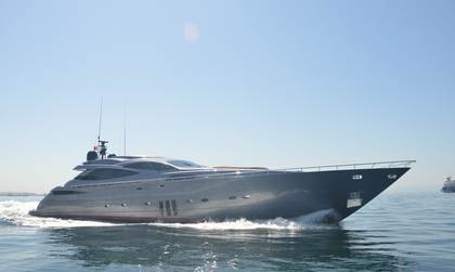 Pershing 115