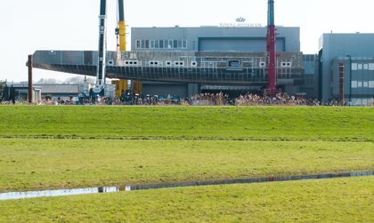 Royal Huisman Trident 810