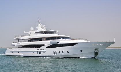 Gulf Craft Majesty 155