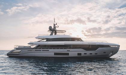 Azimut Grande Trideck