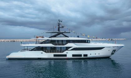 Custom Line Navetta 38