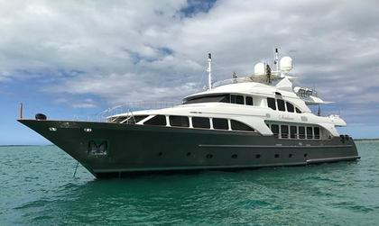 Benetti Classic 120'