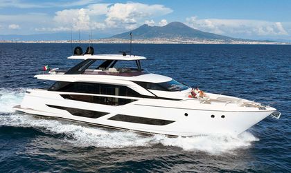 Ferretti 860