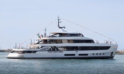 Azimut Grande 44M