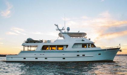 Outer Reef 880 Cockpit Motoryacht