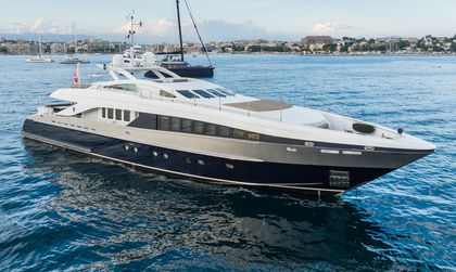 Heesen 3700