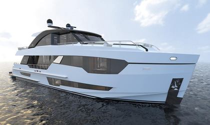 Ocean Alexander 90R Enclosed