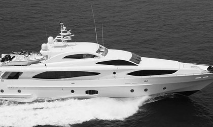 Gulf Craft Majesty 121