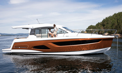 Sealine C390