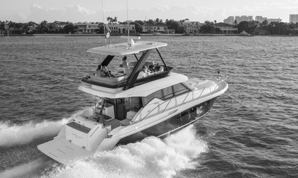 Tiara F44 Flybridge