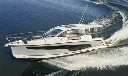 Sealine C335