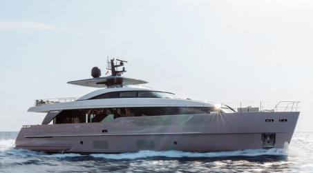 27m Sanlorenzo SD90 Motor Yacht Sal Receives €500K Price Reduction