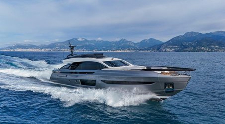 €100K Price Reduction on the 29m Azimut S10 Superyacht YB