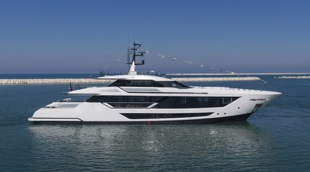 WATCH: First 40m Custom Line Saetta 128 Superyacht Launched in Ancona