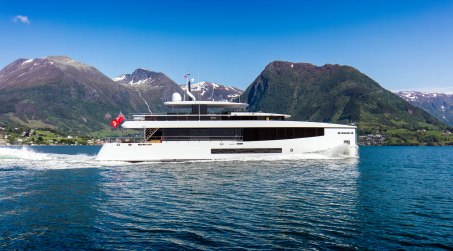 €1.5M Price Drop on 34m Feadship Superyacht Graycliffs 