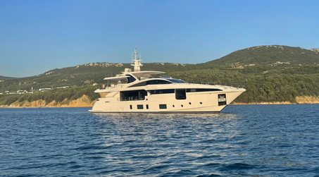 35m Azimut Grande 35 Metri Motor Yacht Dagusha V Receives €500K Price Reduction