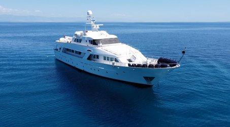 35m Benetti Custom Motor Yacht Freemont Receives €500K Price Reduction