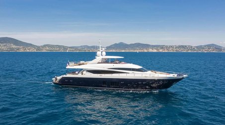 30m Princess 98 Yacht Mira Sees €450K Price Reduction