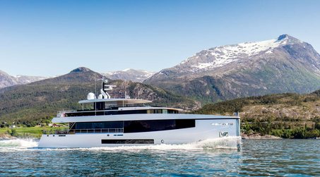 34m Feadship Lagoon Series Motor Yacht Graycliffs Sold