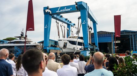VIDEO: First Azimut Grande 30M Superyacht Launched Ahead of Cannes World Debut