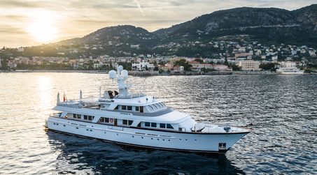 42m Feadship Custom Yacht Synthesis 66 Receives €4.5M Price Reduction