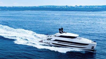 First Horizon FD100 Skyline Superyacht Sold to Experienced Australian Owner 