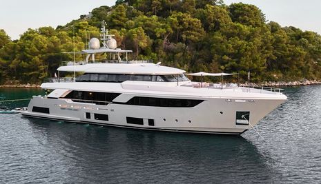 Custom Line Navetta 37