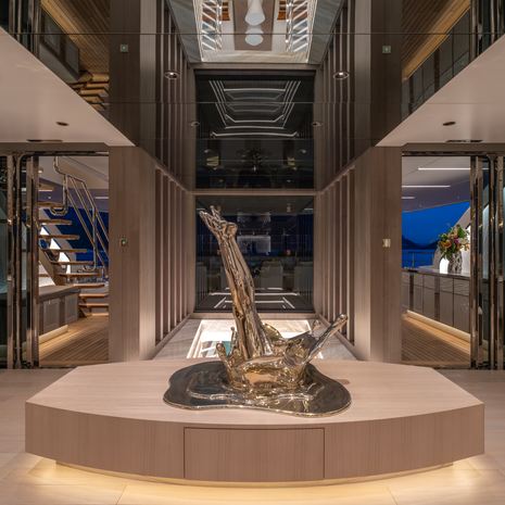 Metal statue in Bilgin 263 Superyacht Al Reem