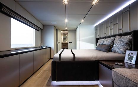 80 Sunreef Power Eco Cabin