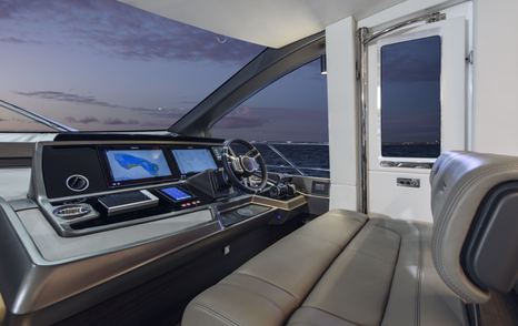 Sunseeker Manhattan 68 helm