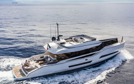 Extra-X76-Loft-Review-sundeck-running