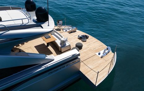 Rendering of motor yacht Pershing GTX80 beach club