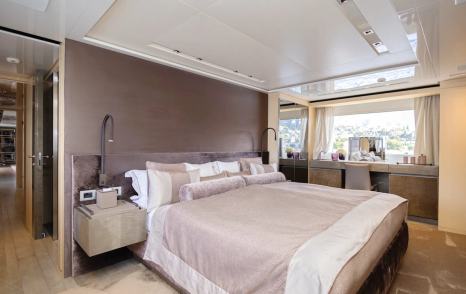 Motor Yacht MOCEAN II guest room