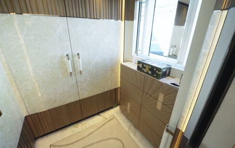 Bilgin-163-II-Review-owner-walk-in-wardrobe