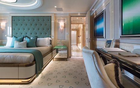 Superyacht Plvs Vltra's  bedroom