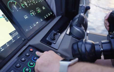 Marex-390-Review-helm-station-buttons