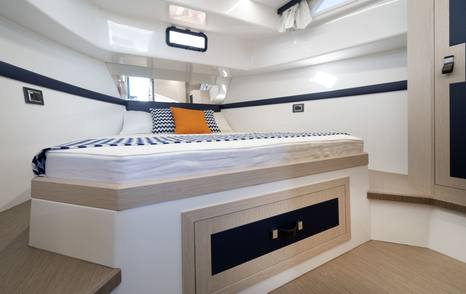 Motor yacht Apreamare Gozzo 38 Cabin bedroom
