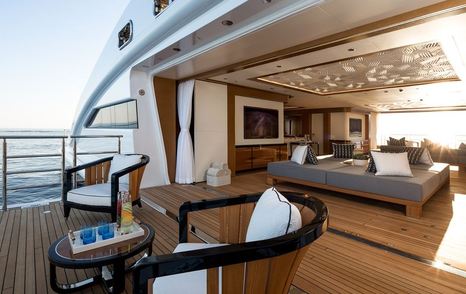 Superyacht Mar fold out balcony 