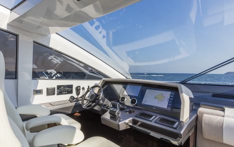 Pearl 80 interior