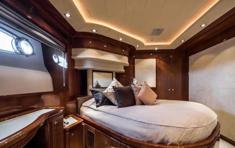 Superyacht Queen of Sheba guest cabin